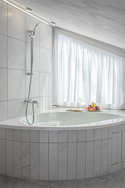 Люкс 4-местный (с террасой, мансарда)