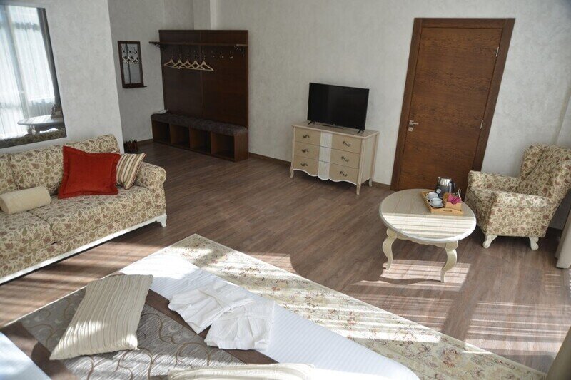 Полулюкс 2-местный (Глыба) вид на горы