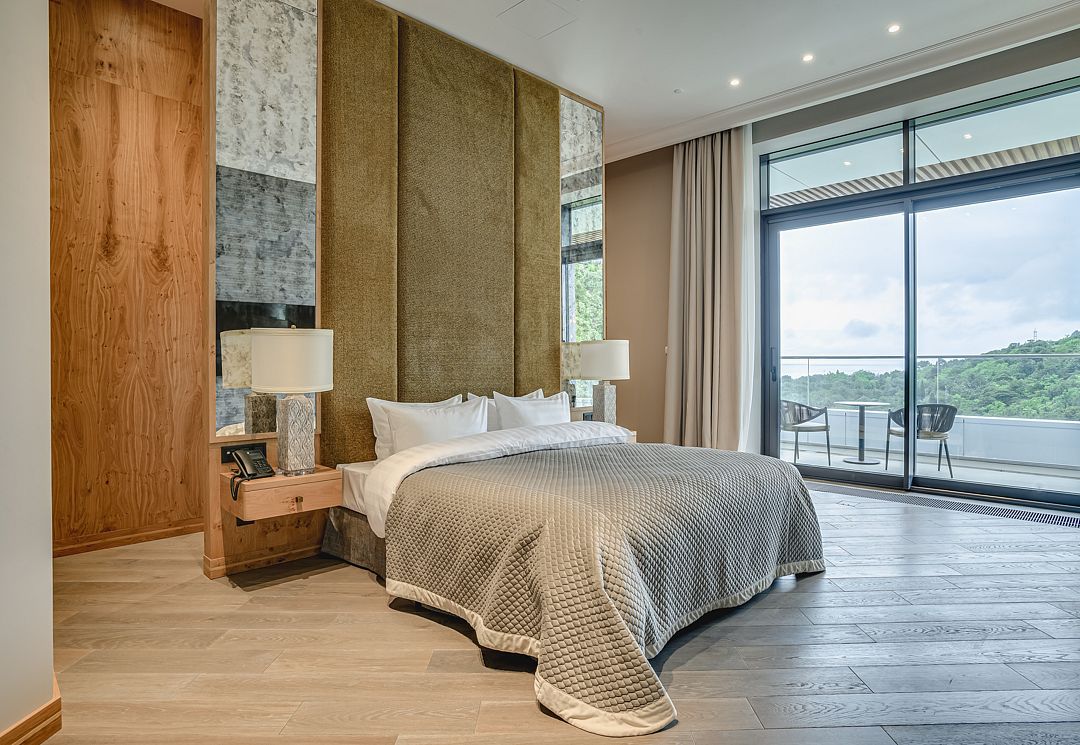 Люкс Представительский 2-местный 2-комнатный (с видом на парк)