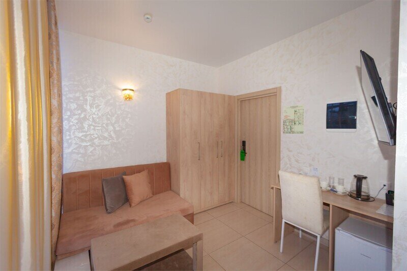 Комфорт 3-местный (DBL с холлом)