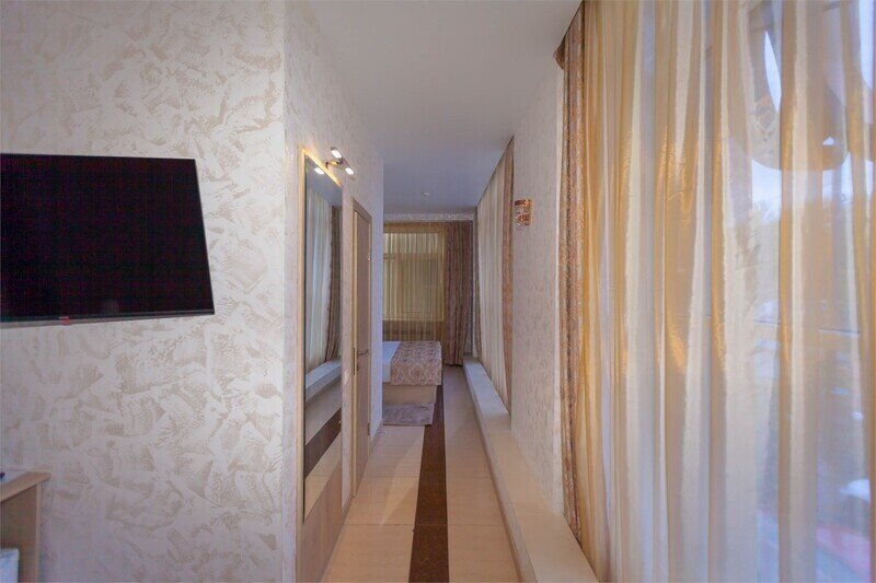 Комфорт 3-местный (DBL с холлом)