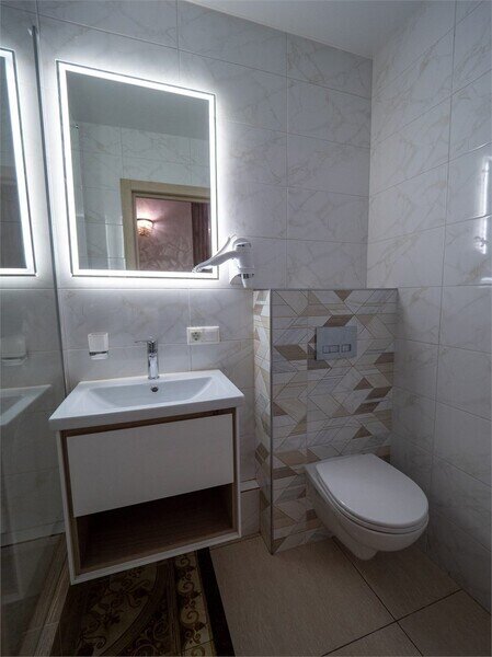 Комфорт 3-местный (DBL с холлом)