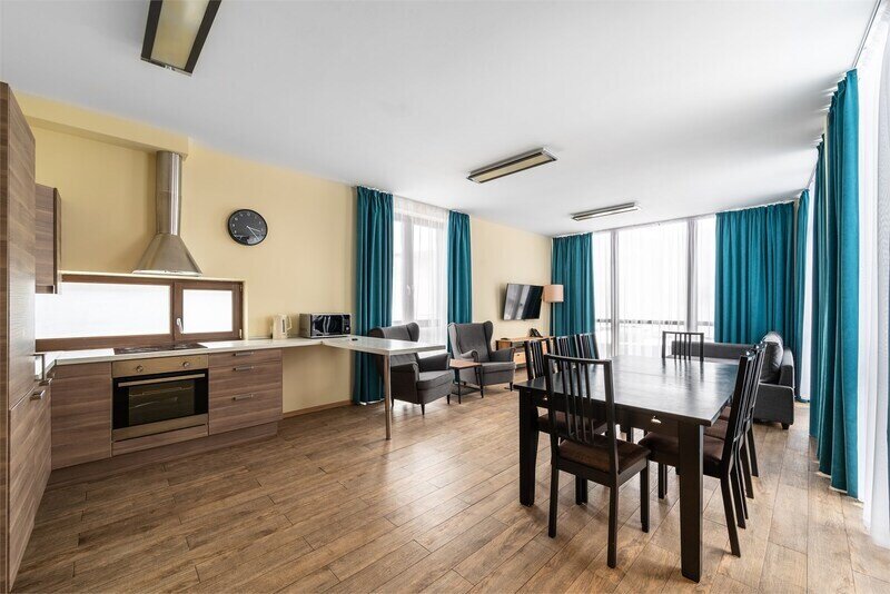 Вилла 9-местная (с 4 спальнями, вид на горы)