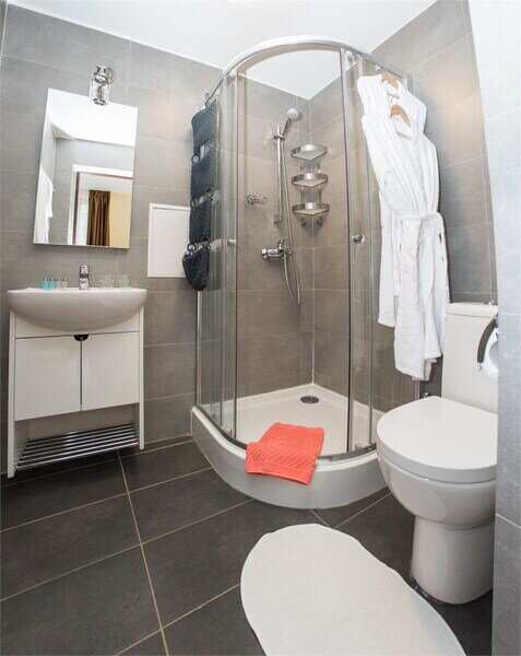 Вилла 9-местная (с 4 спальнями, вид на горы)