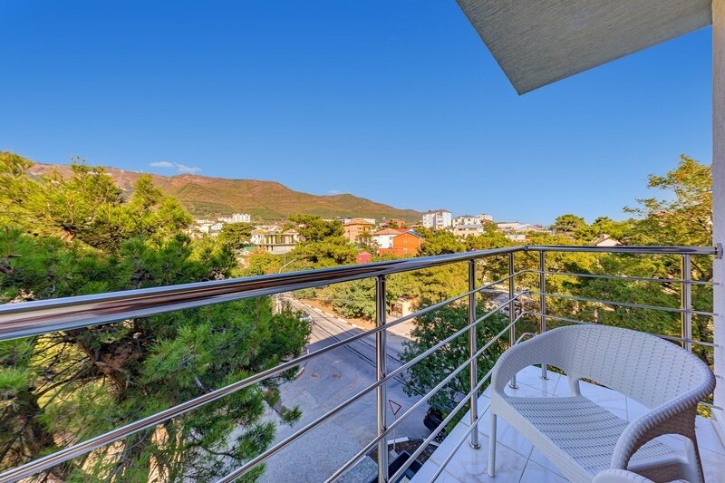 Комфорт 2-местный (с балконом и видом на горы)