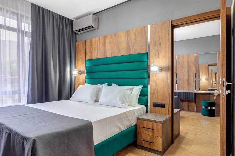 Комфорт 2-местный Коннект (с балконом и видом на горы)