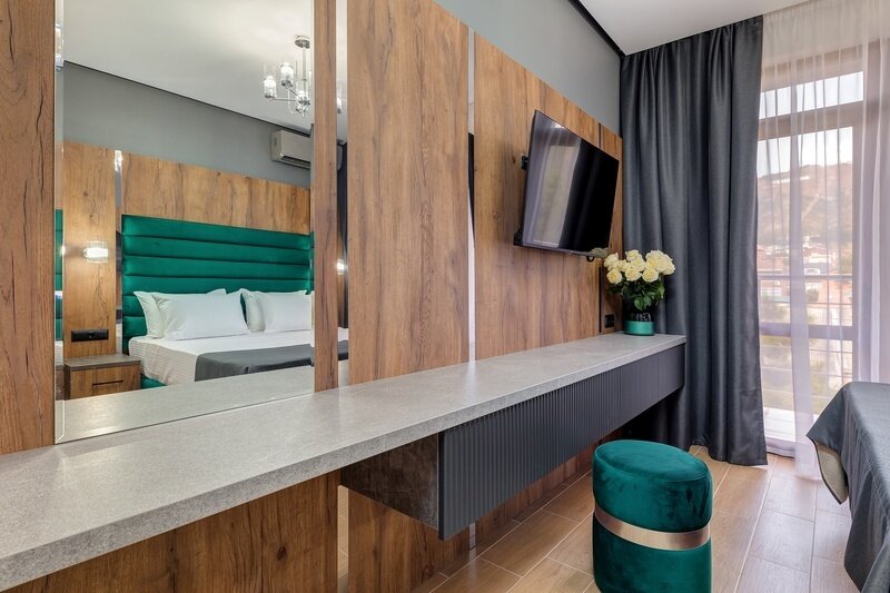 Комфорт 2-местный Коннект (с балконом и видом на горы)