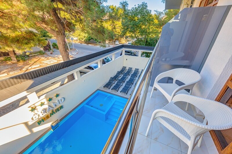 Комфорт 2-местный Коннект (с балконом и видом на горы)