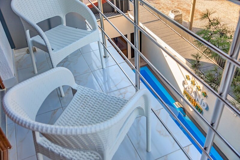 Комфорт 2-местный Коннект (с балконом и видом на горы)