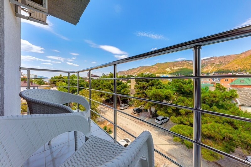 Комфорт 2-местный Коннект (с балконом и видом на горы)