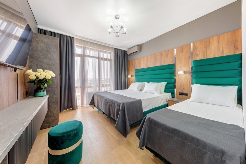 Комфорт 3-местный (с балконом и видом на море)