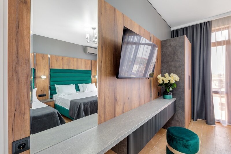 Комфорт 3-местный (с балконом и видом на море)