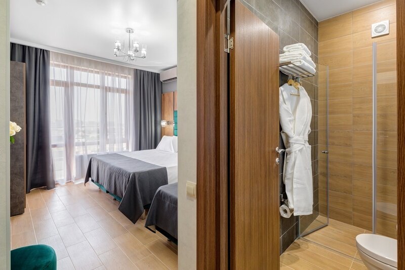 Комфорт 3-местный (с балконом и видом на море)