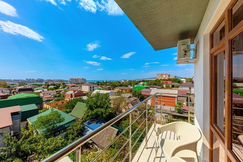 Комфорт 3-местный (с балконом и видом на море)