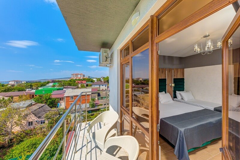 Комфорт 3-местный (с балконом и видом на море)