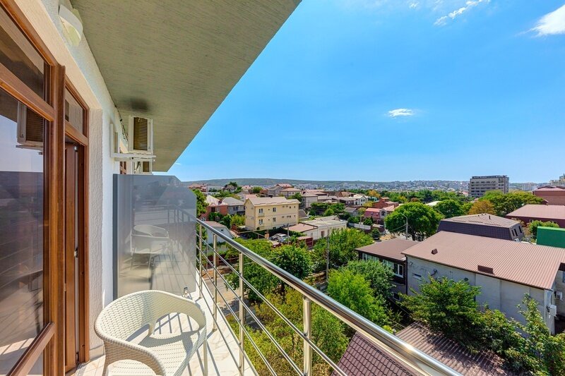 Комфорт 3-местный (с балконом и видом на море)