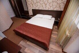 Стандарт с двуспальной кроватью и балконом, Гостиница Самара, Геленджик