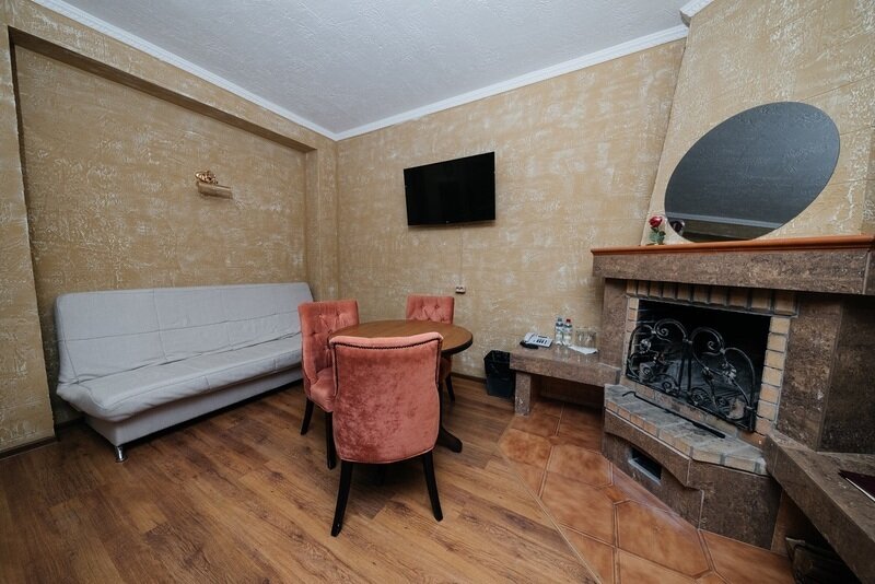 Полулюкс 4-местный (корпус 3, с камином)