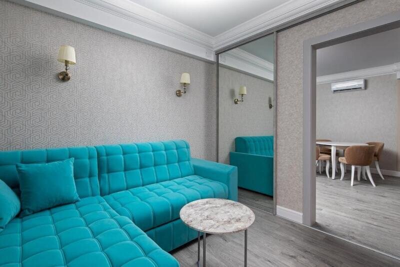 Люкс 2-местный 2-комнатный (с балконом)