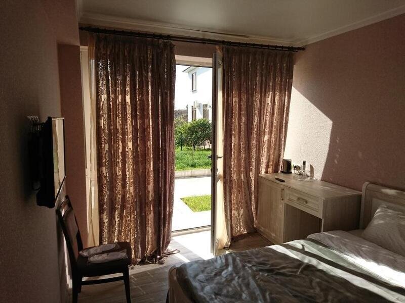 Стандартный 2-местный (вид на бассейн)