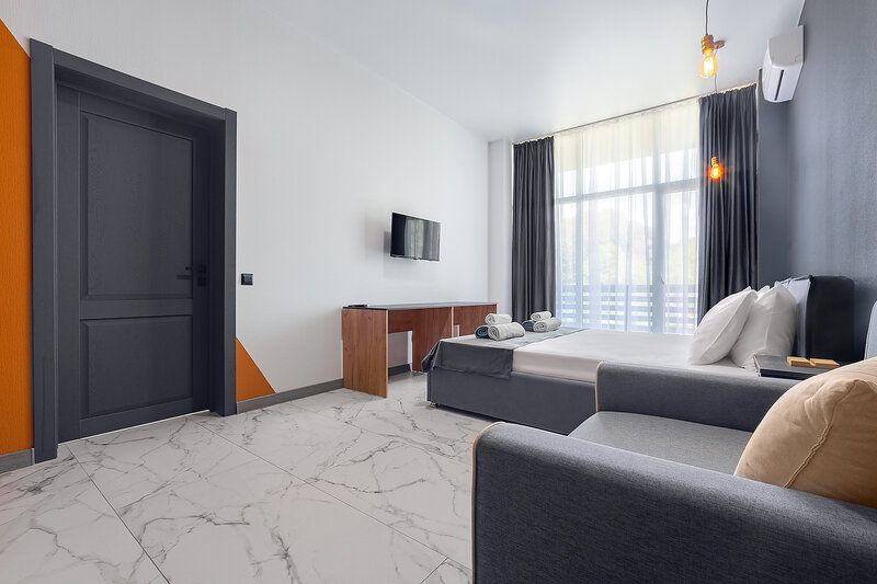 Люкс 2-местный 2-комнатный (с балконом)