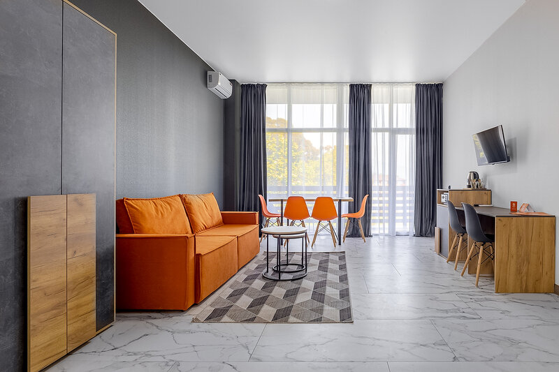 Люкс 2-местный 2-комнатный (с балконом)