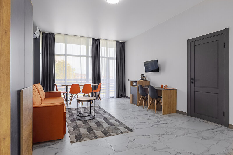 Люкс 2-местный 2-комнатный (с балконом)