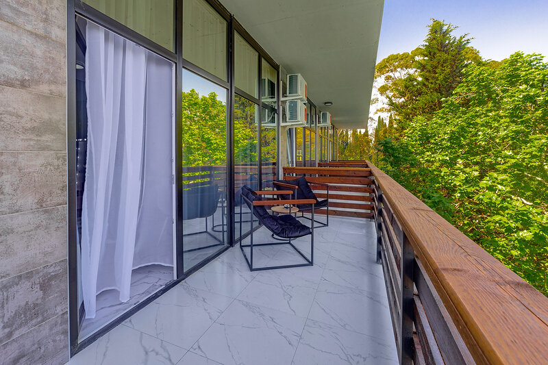 Люкс 2-местный 2-комнатный (с балконом)