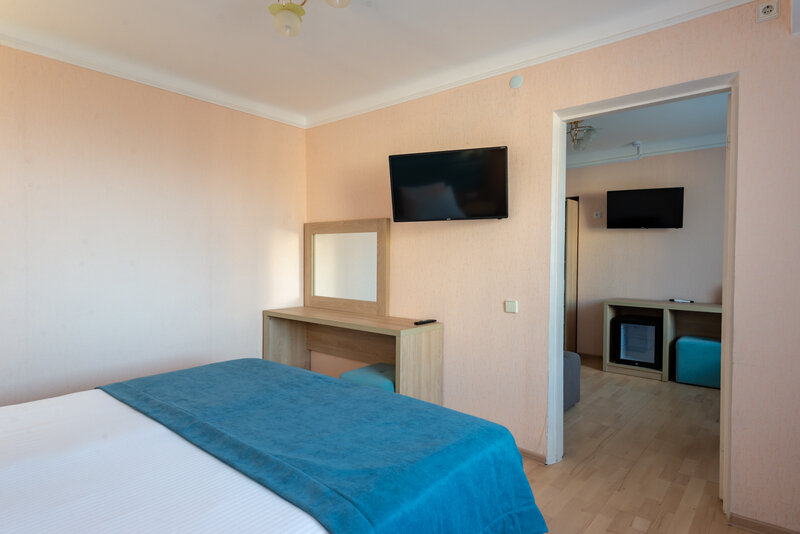 Люкс 2-местный 2-комнатный (корпус 10,11)