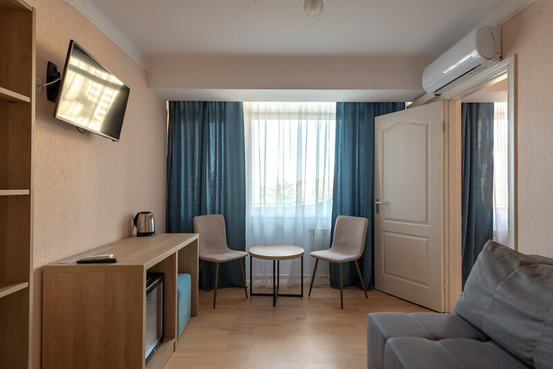 Люкс 2-местный 2-комнатный (корпус 10,11)