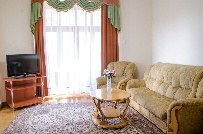 люкс 2- местный 2-комнатный (Дача Чайка)