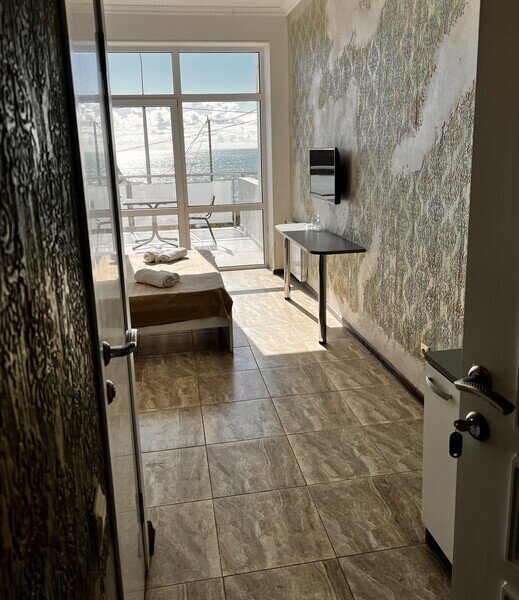 Комфорт 4-местный (с балконом, вид на море)