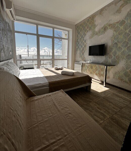 Комфорт 4-местный (с балконом, вид на море)