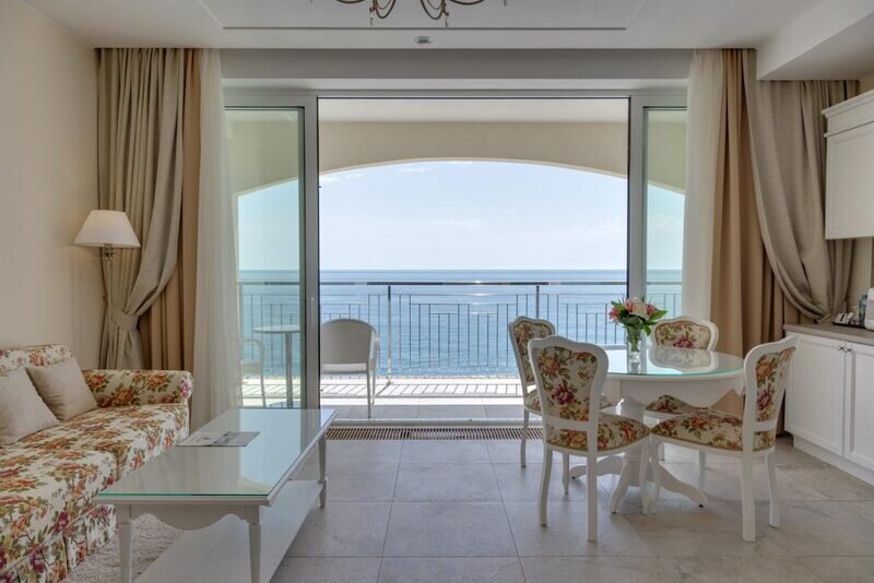 Люкс Премиум 2-местный 2-комнатный (5)