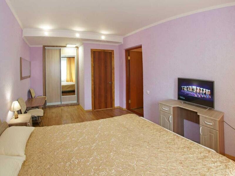 Джуниор сюит 3-местный 2-комнатный (вид на степь) корпус Морской