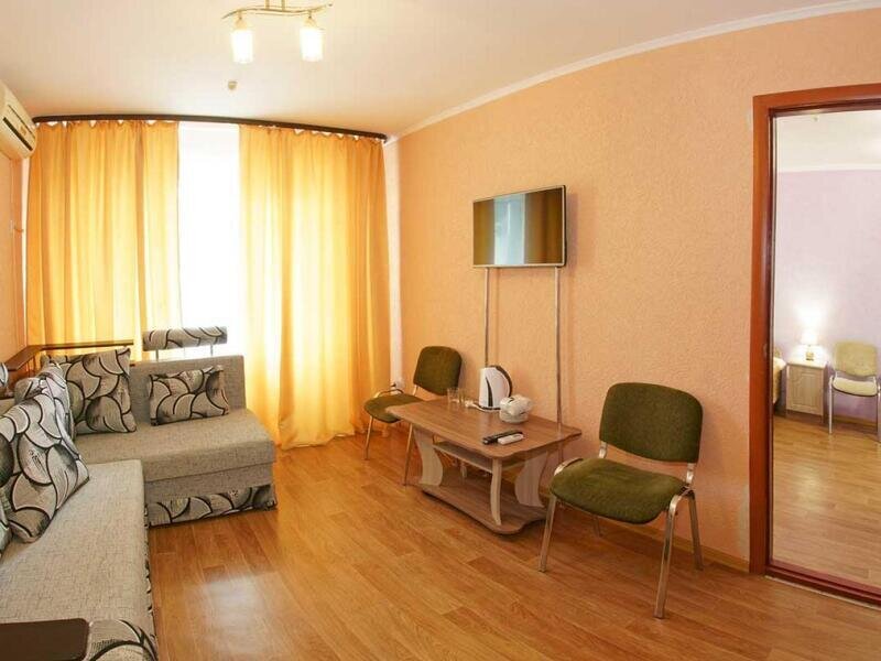 Джуниор сюит 3-местный 2-комнатный (вид на степь) корпус Морской