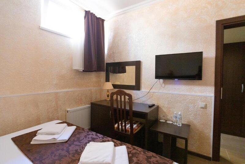 Семейный 6-местный 2-комнатный (цоколь)