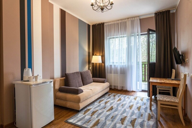 Семейный 2-местный 2-комнатный (цокольный этаж)