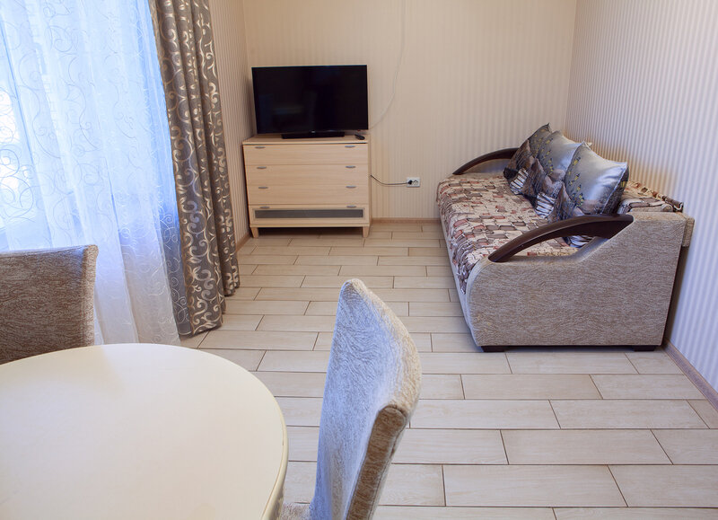 Люкс 2-местный 2-комнатный (главный корпус, с балконом)