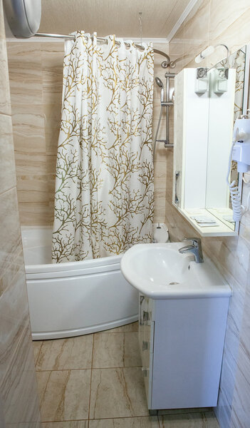 Люкс 2-местный 2-комнатный (главный корпус, с балконом)