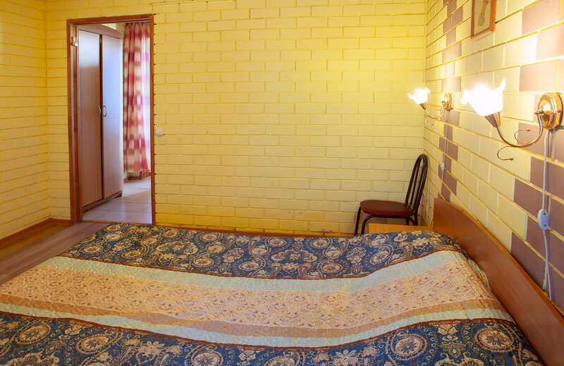 Стандартный 2-местный (главный корпус, с балконом)