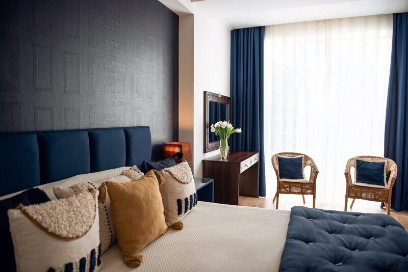 Люкс Картье 4-местный 2-комнатный (1)