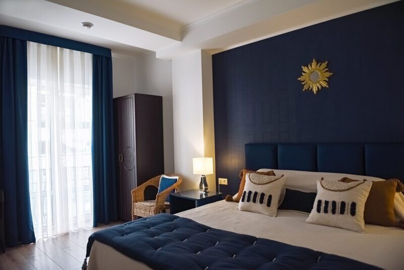 Люкс Картье 4-местный 2-комнатный (10)