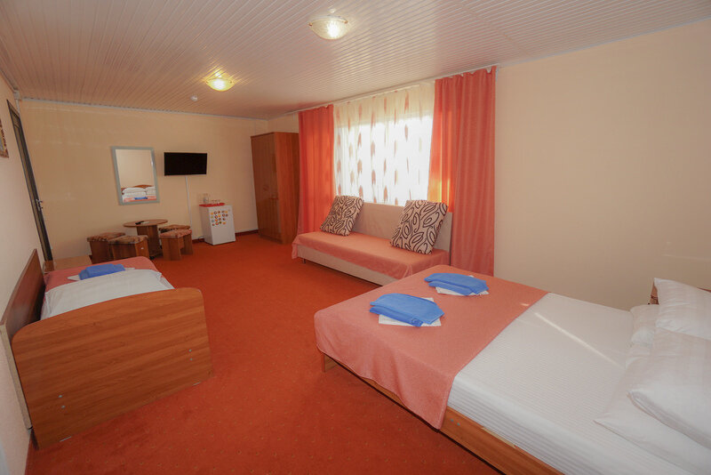 Стандартный 3-местный (с балконом, корпус 1,2)