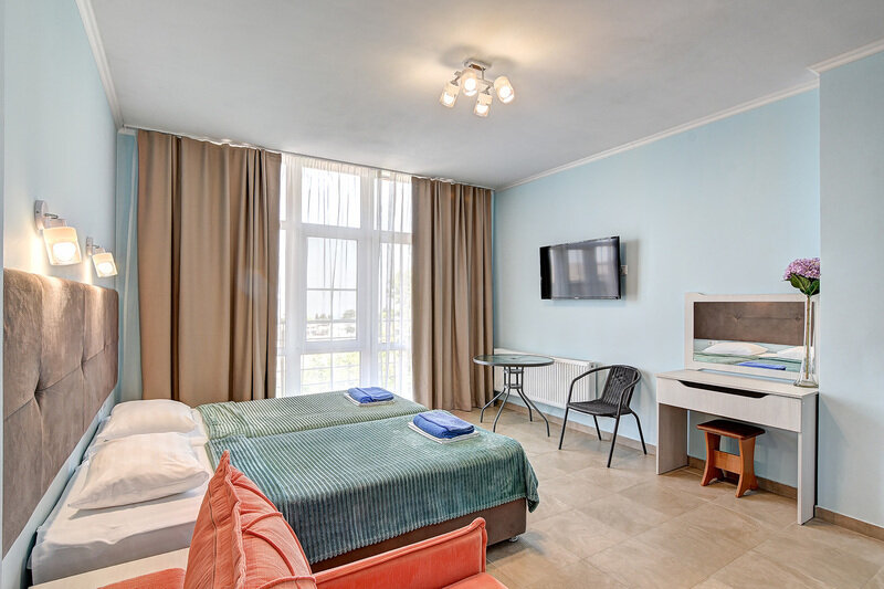 Стандартный 3-местный (с балконом, корпус 8)