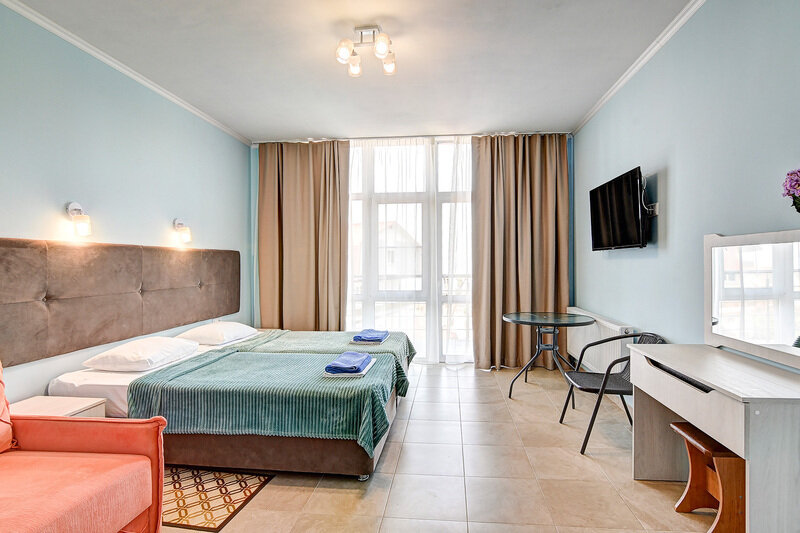 Стандартный 3-местный (с балконом, корпус 8)