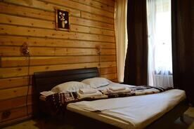 Люкс 3-местный 2-комнатный №10, База отдыха Золотые пески, Усть-Муны