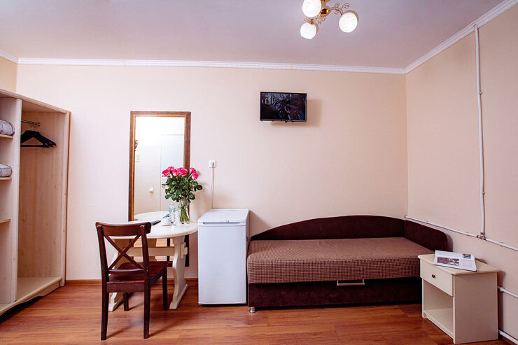 Стандартный 2-местный с диваном