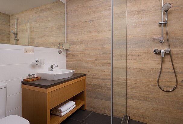 Junior Suite 2-местный вид на Олимпийскую Деревню (2 этаж)