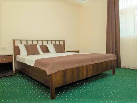 Люкс 4-местный 2-комнатный (с террасой)